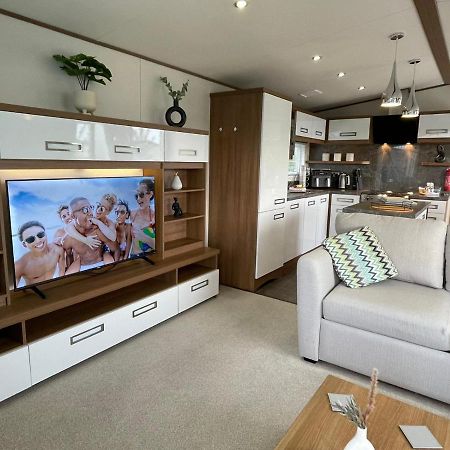 Golden Anchor - The Milano - Coastal Caravan Breaks Чапел-Сент-Леонардс Экстерьер фото