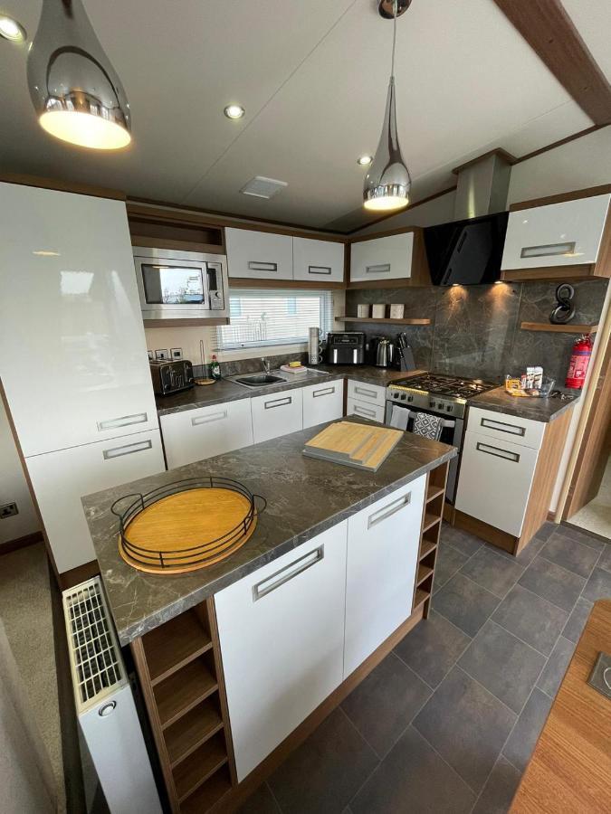 Golden Anchor - The Milano - Coastal Caravan Breaks Чапел-Сент-Леонардс Экстерьер фото