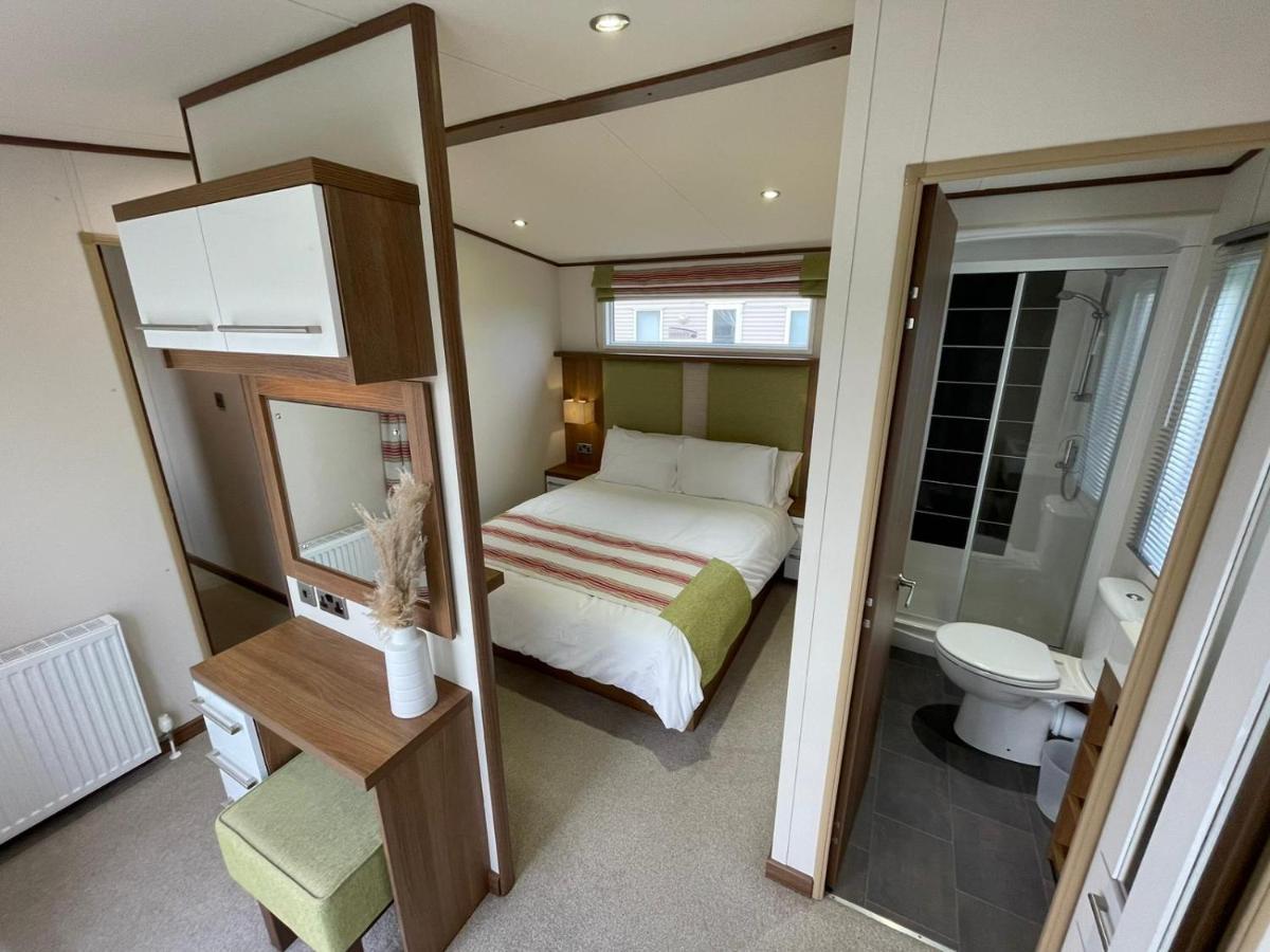 Golden Anchor - The Milano - Coastal Caravan Breaks Чапел-Сент-Леонардс Экстерьер фото